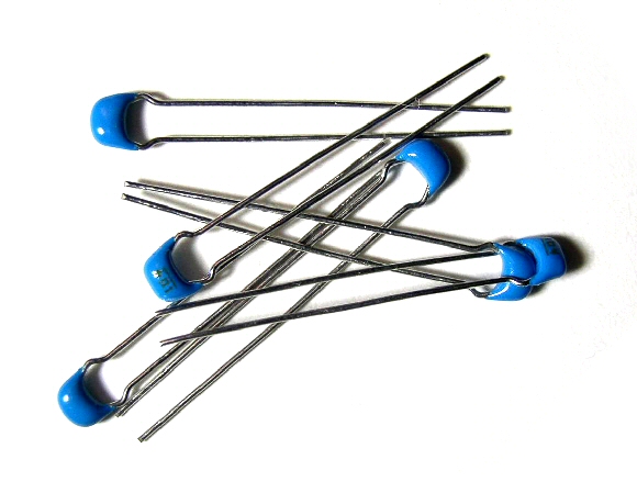 タンタルコンデンサ写真