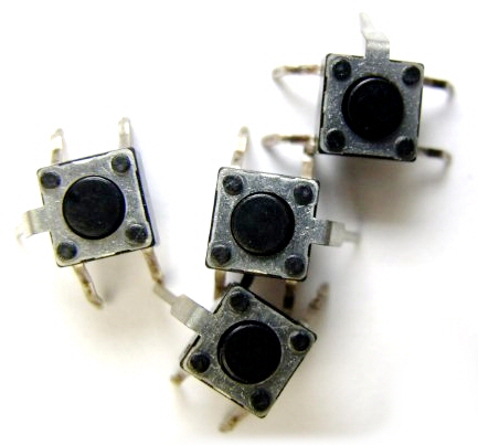 タクトスイッチの写真　4個